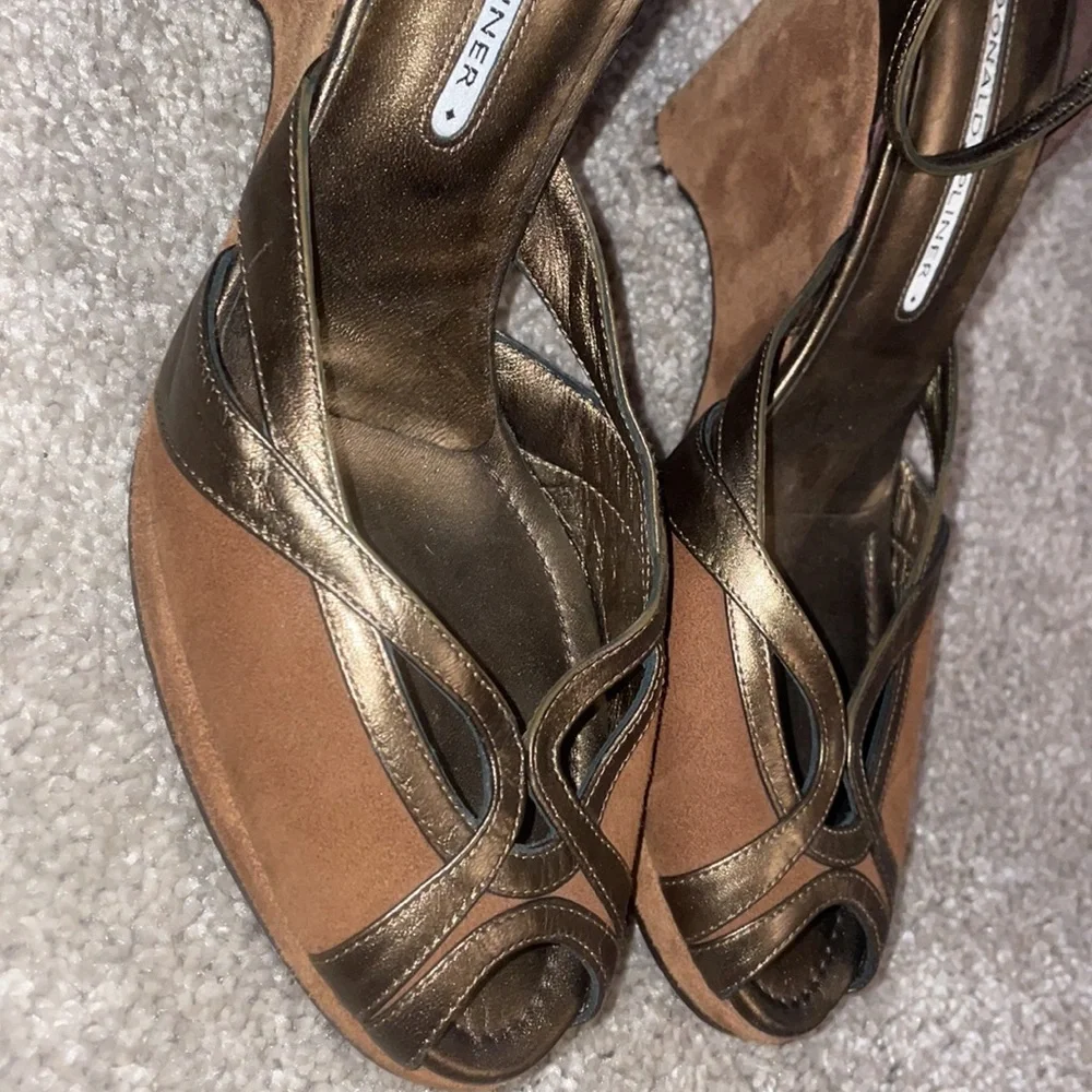 Donald J. Pliner pep toe pin up wedge bronze heel size 9.5